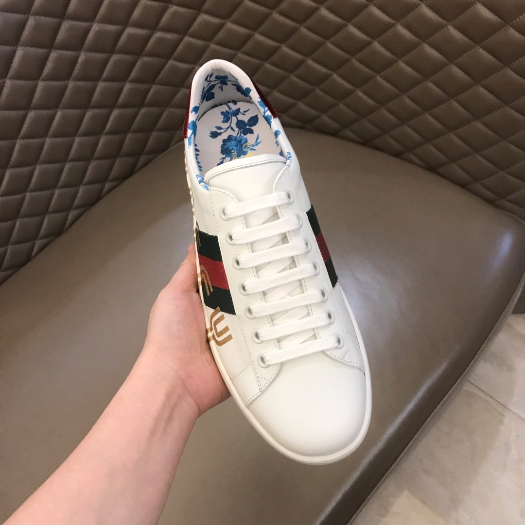 Gucci High Quality Sneakers White and Overlapping Gucci print with White rubber sole MS021198