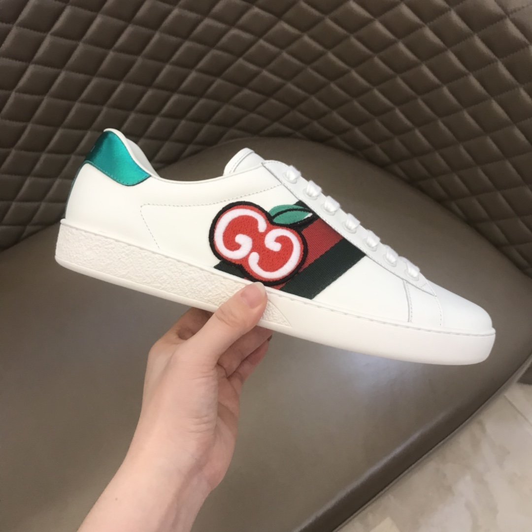 Gucci High Quality Sneakers White and GG apple patch with White rubber sole MS021185