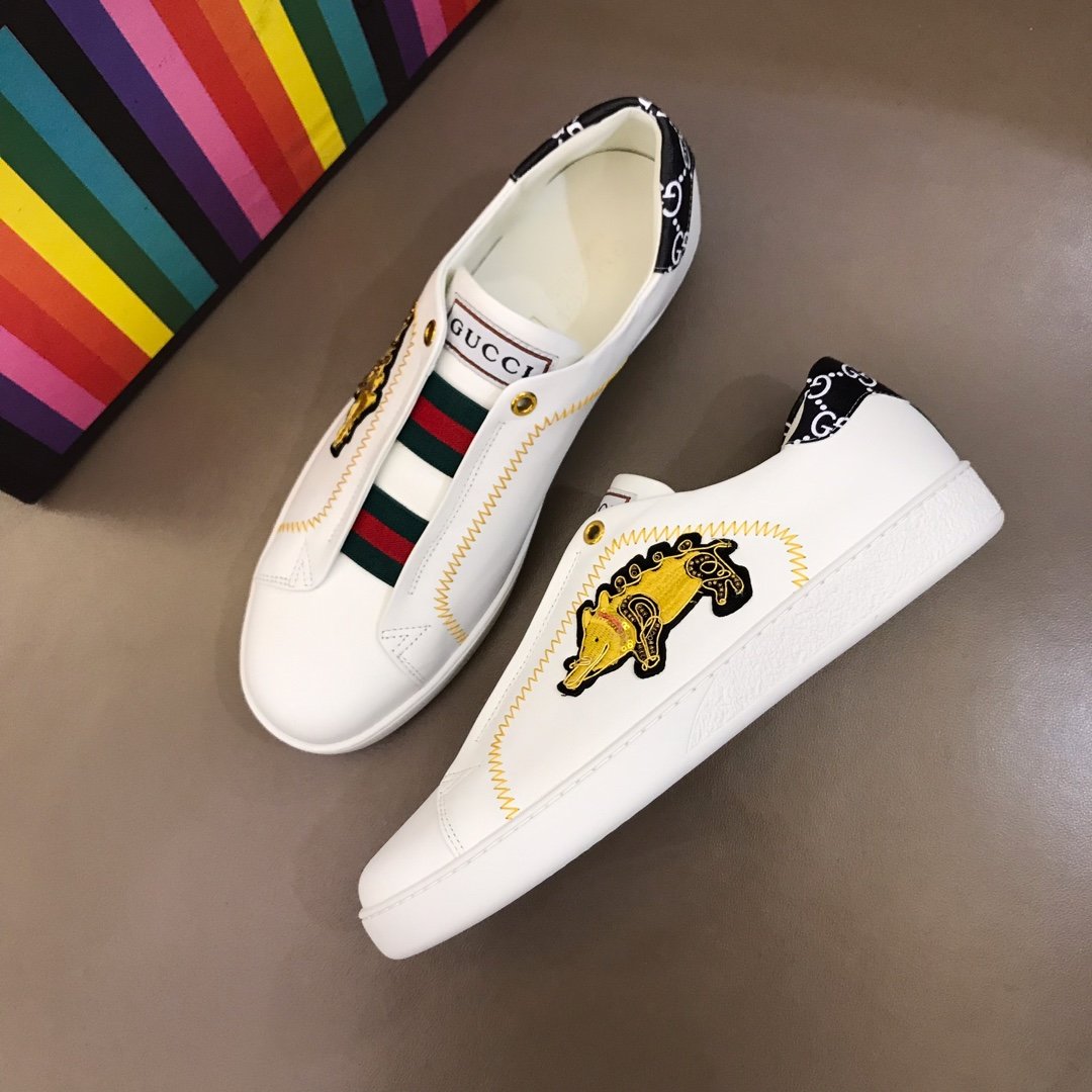Gucci High Quality Sneakers White and crocodile embroidery and white rubber sole MS021196