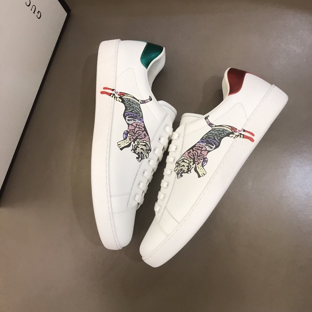 Gucci High Quality Sneakers White and cheetah print and white rubber sole MS021201