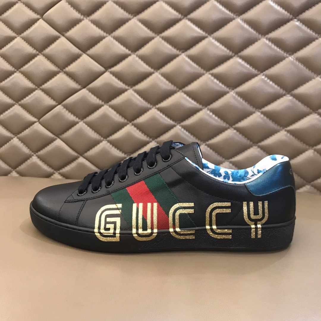 Gucci High Quality Sneakers Black and Overlapping Gucci print with Black rubber sole MS021199