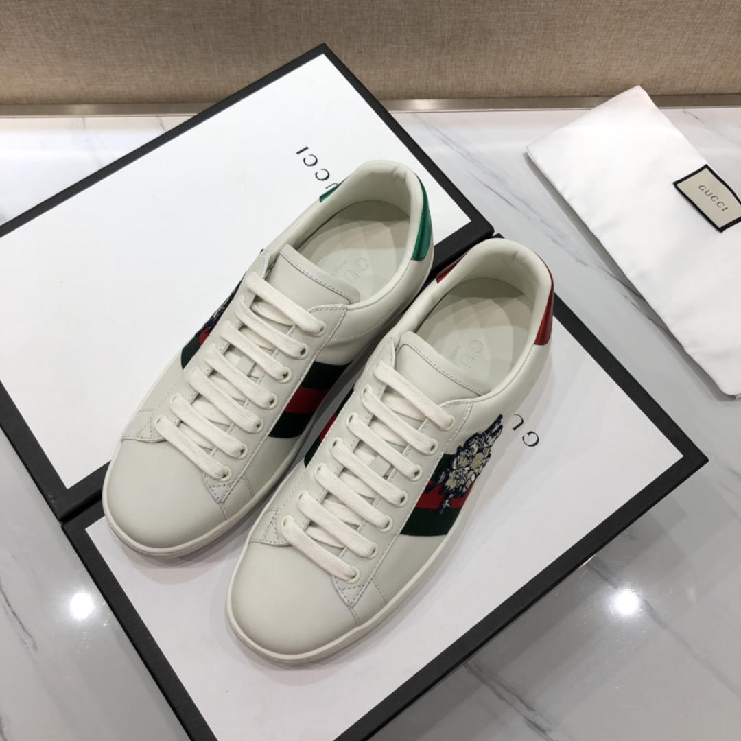 Gucci Fashion Sneakers White and three piglet embroidery with white rubber sole MS07629