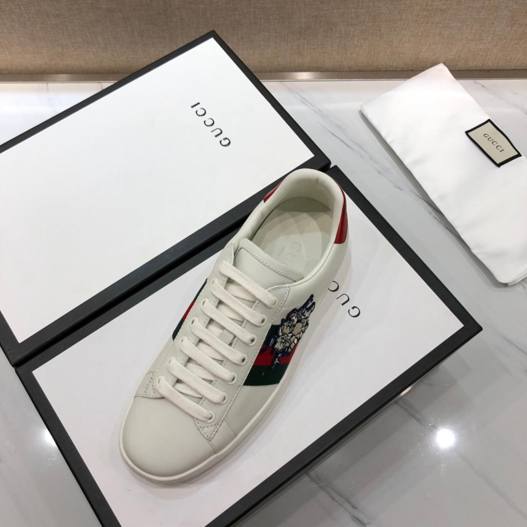 Gucci Fashion Sneakers White and three piglet embroidery with white rubber sole MS07629