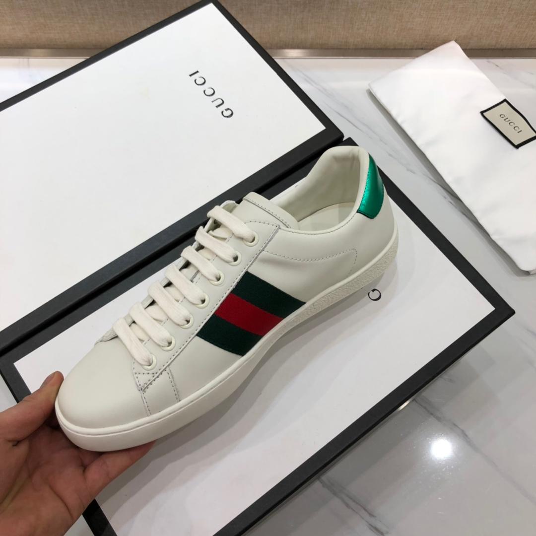 Gucci Fashion Sneakers White and three piglet embroidery with white rubber sole MS07629