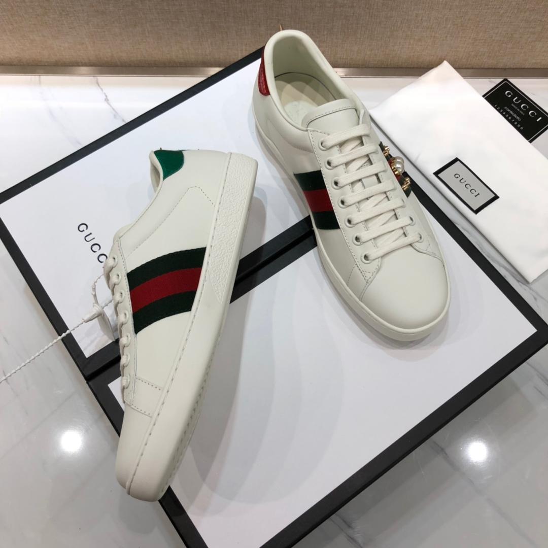 Gucci Fashion Sneakers White and pearl inlaid wet with white sole MS07744