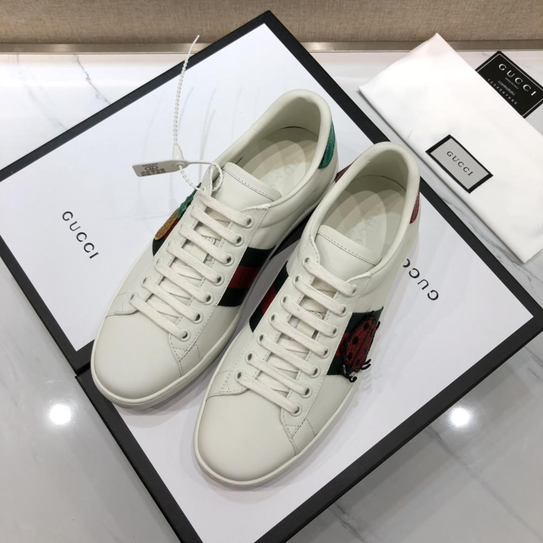 Gucci Fashion Sneakers White and ladybug and pineapple embroidery with white sole MS07738