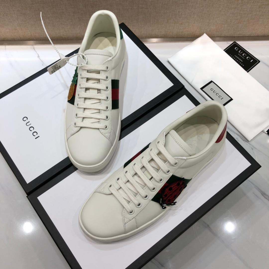 Gucci Fashion Sneakers White and ladybug and pineapple embroidery with white sole MS07738