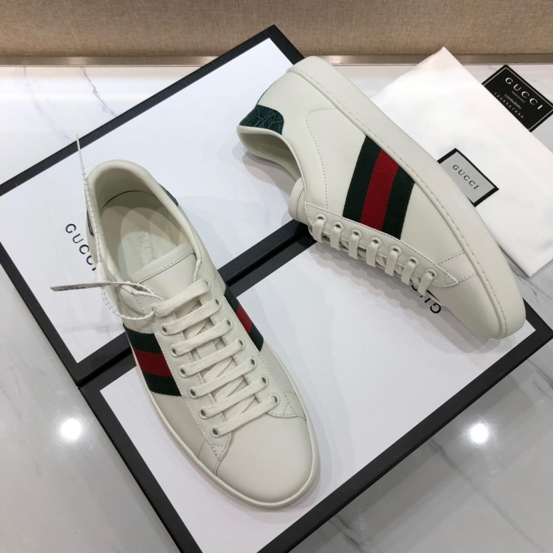 Gucci Fashion Sneakers White and green heel and with white sole MS07733