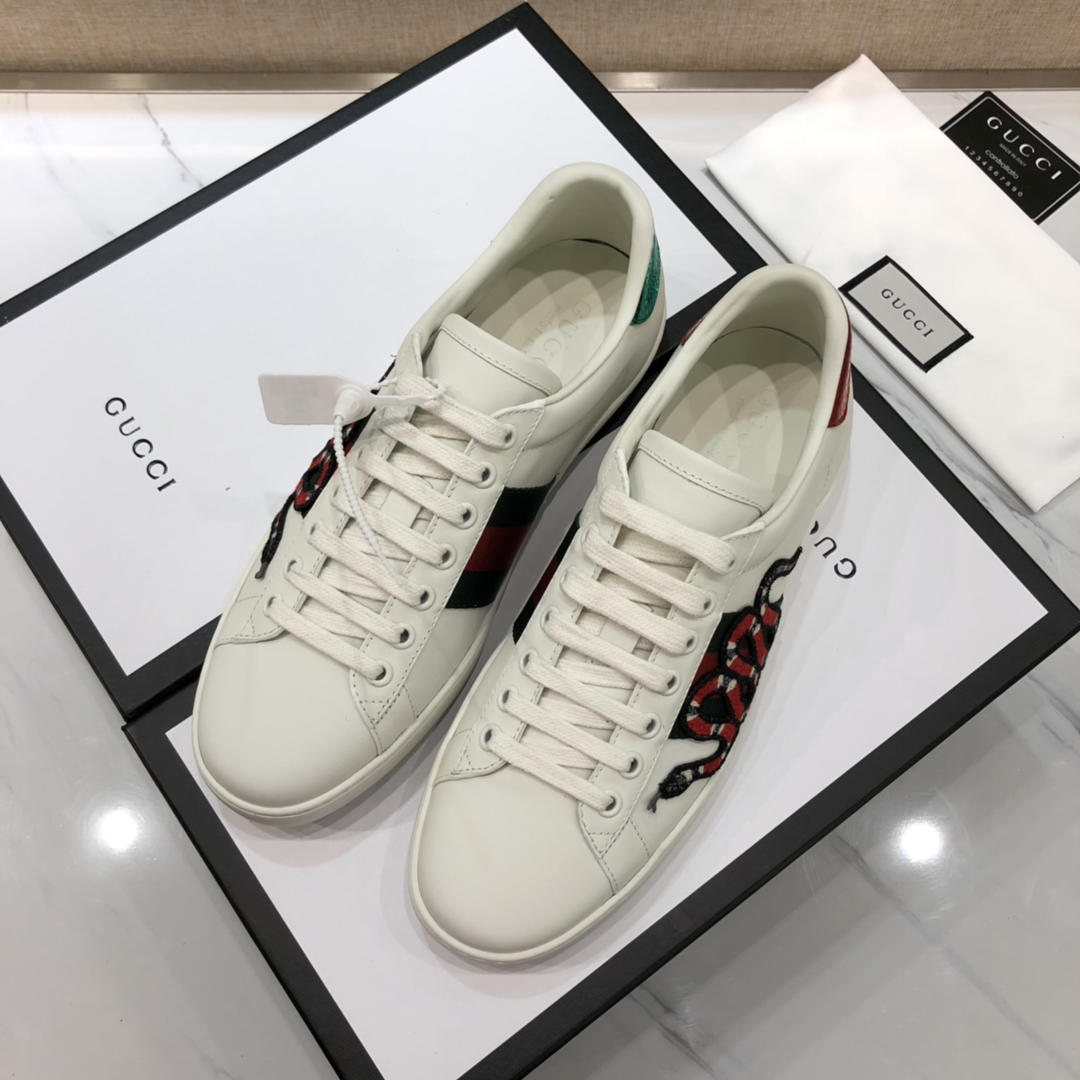Gucci Fashion Sneakers White and embroidered gold snake embroidery with white sole MS07737