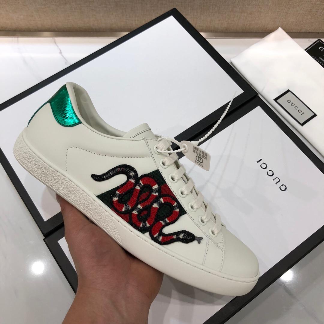 Gucci Fashion Sneakers White and embroidered gold snake embroidery with white sole MS07737