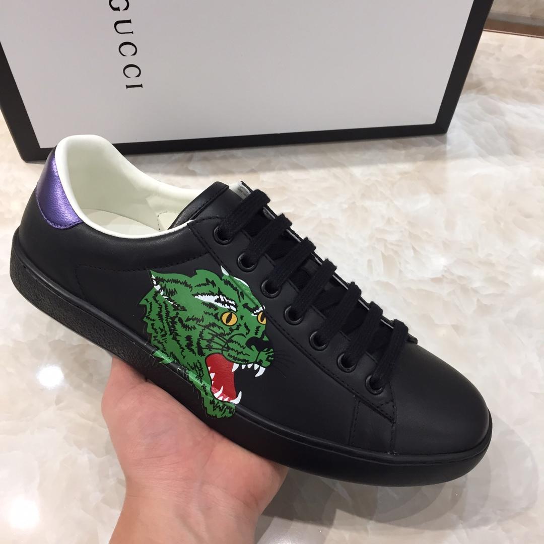 Gucci Fashion Sneakers Black and green wolf head with black sole MS07655