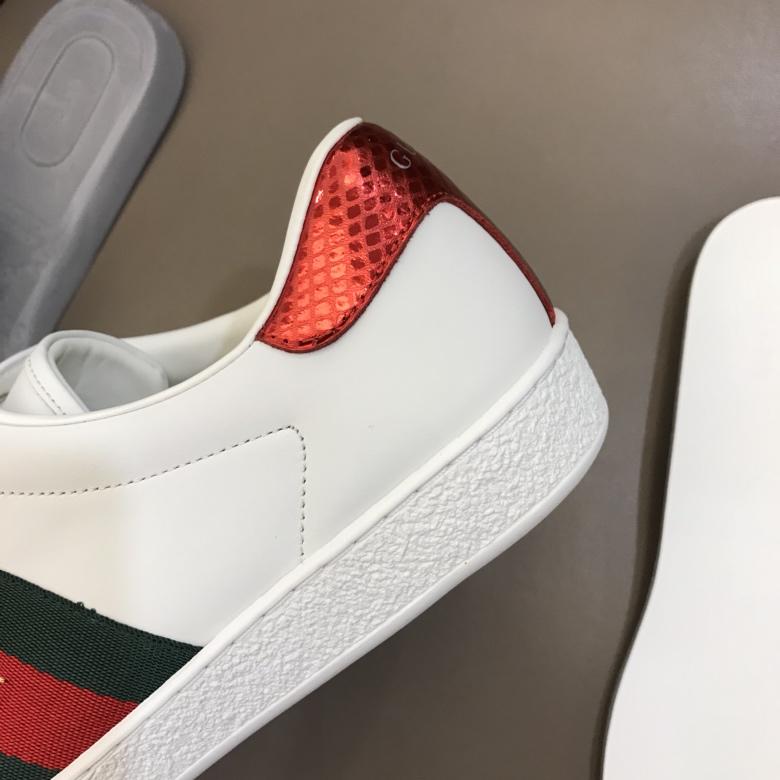 Gucci Perfect Quality Sneakers White and gold bee embroidery with and white sole MS02680