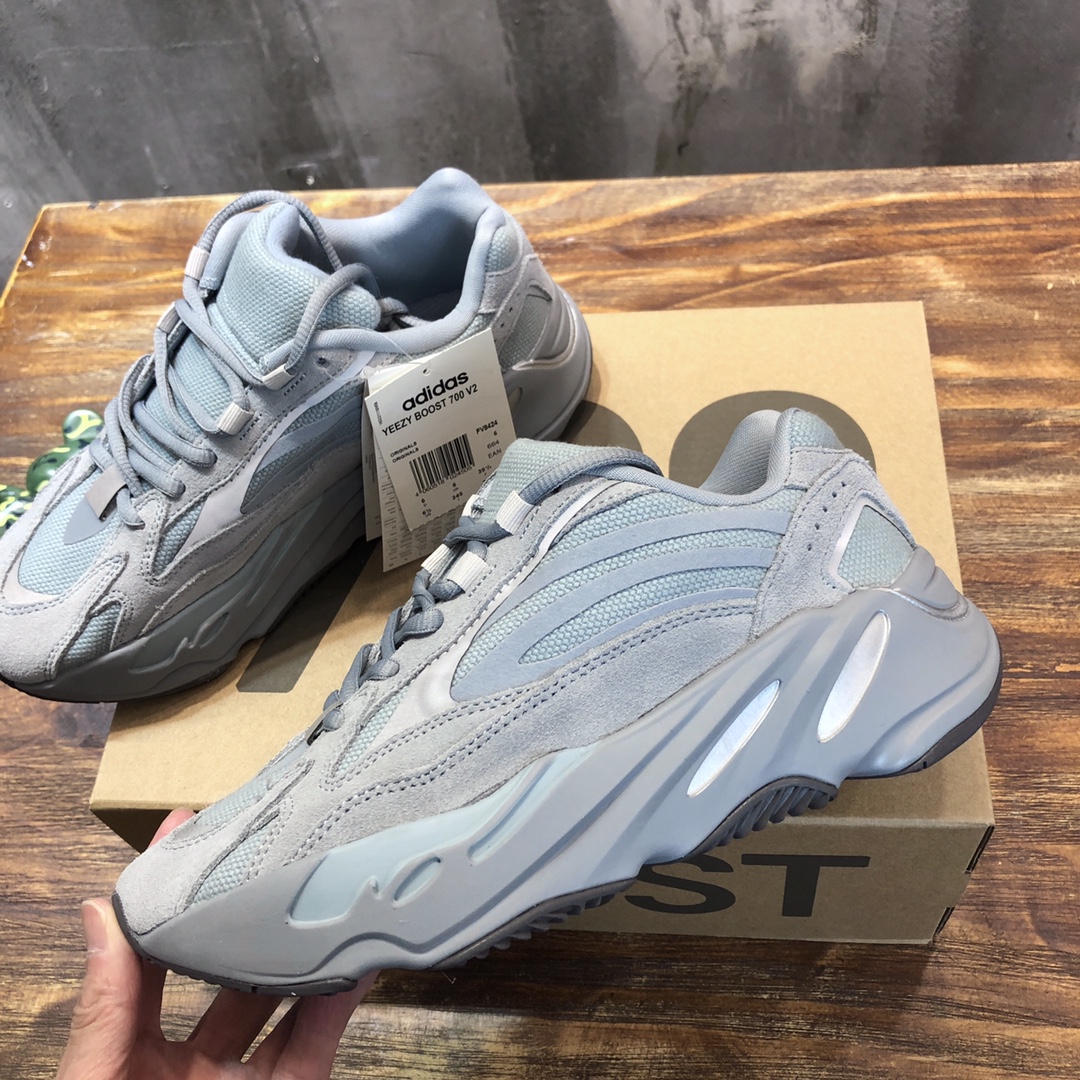 adidas Yeezy Boost 700V2