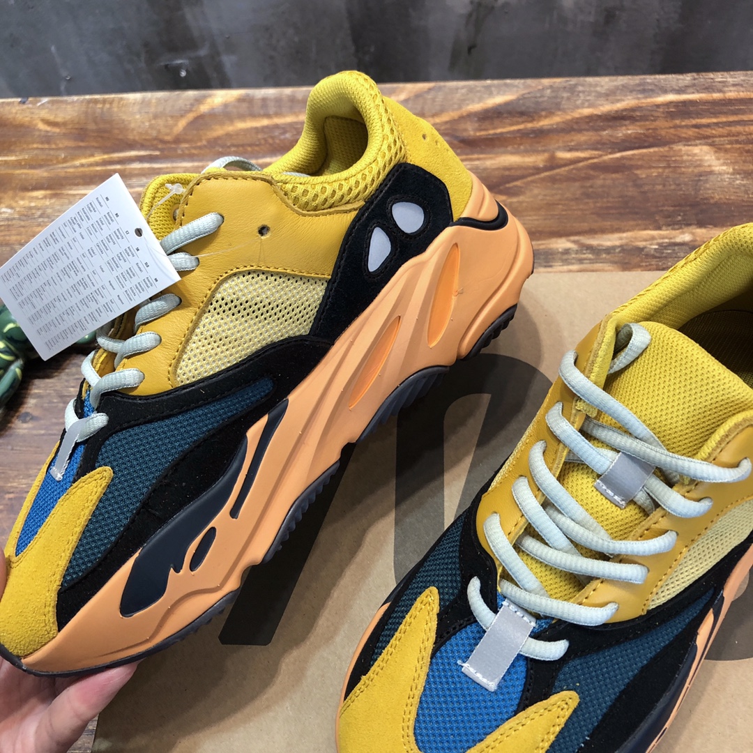 adidas Yeezy Boost 700