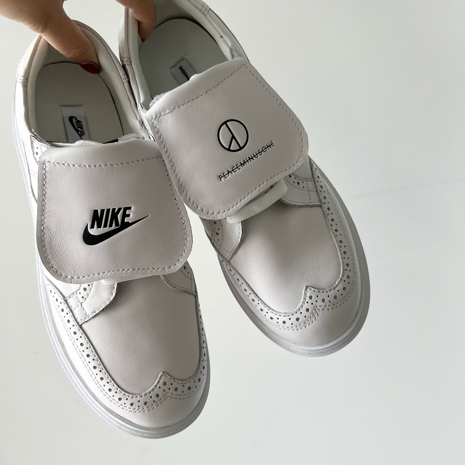 Nike x kwondo1 Sneaker in White