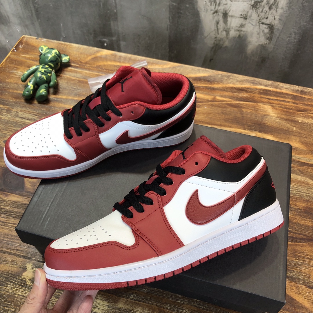 NIKE Air Jordan 1 Low Sneaker