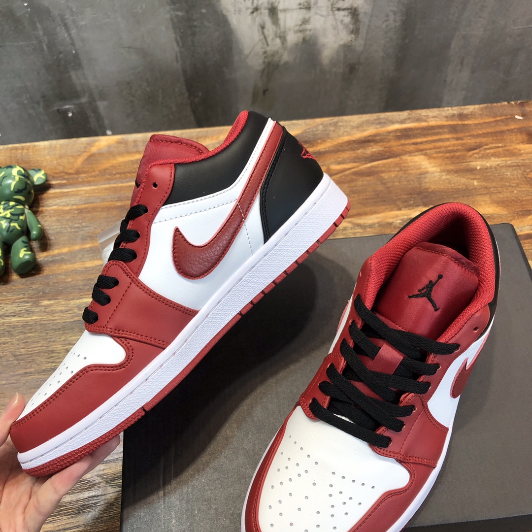 NIKE Air Jordan 1 Low Sneaker