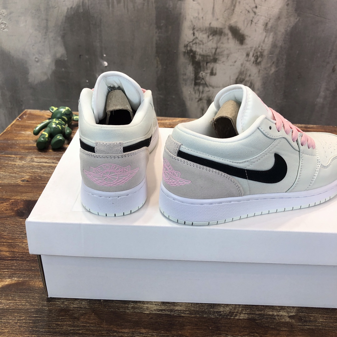 NIKE Air Jordan 1 Low Sneaker