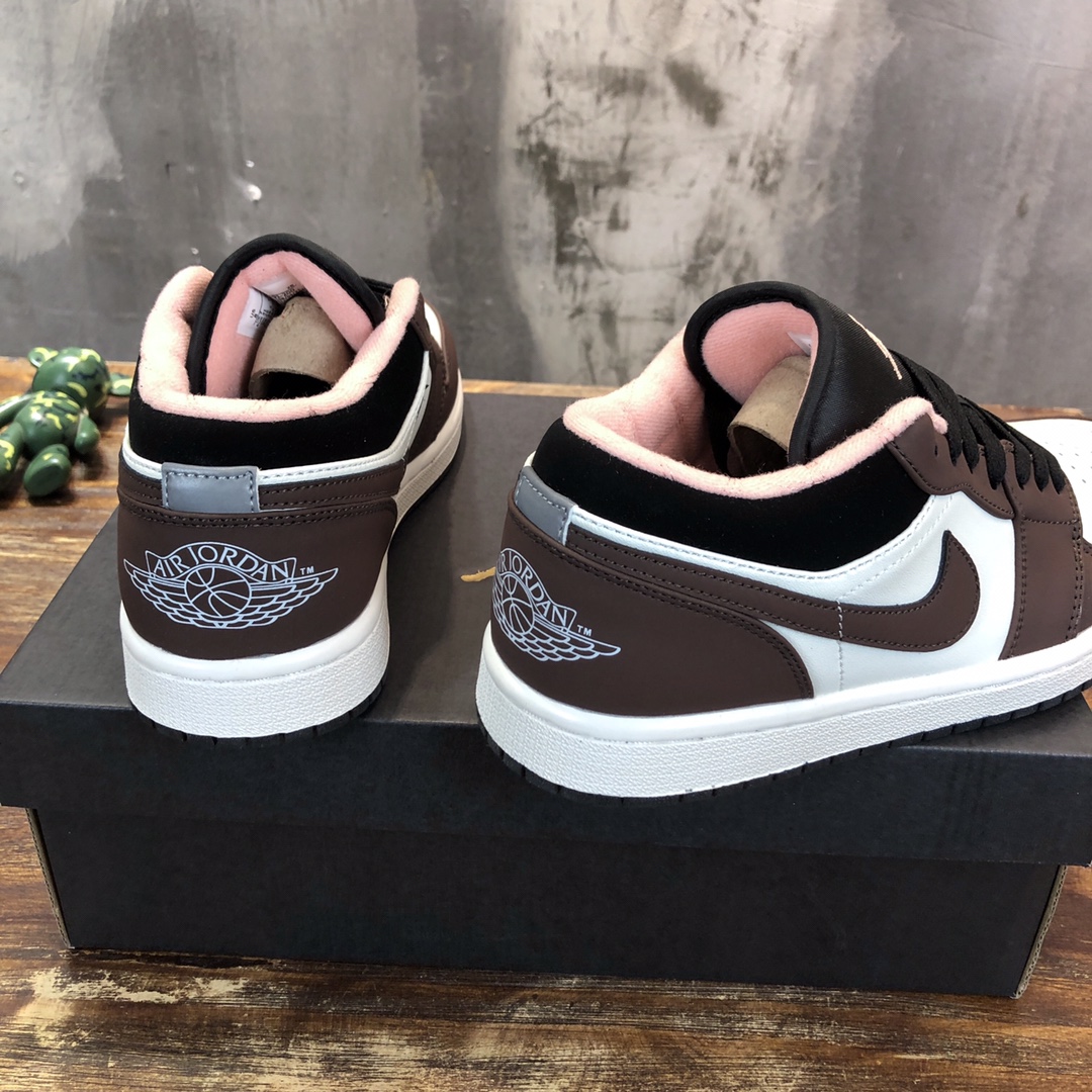 NIKE Air Jordan 1 Low Sneaker