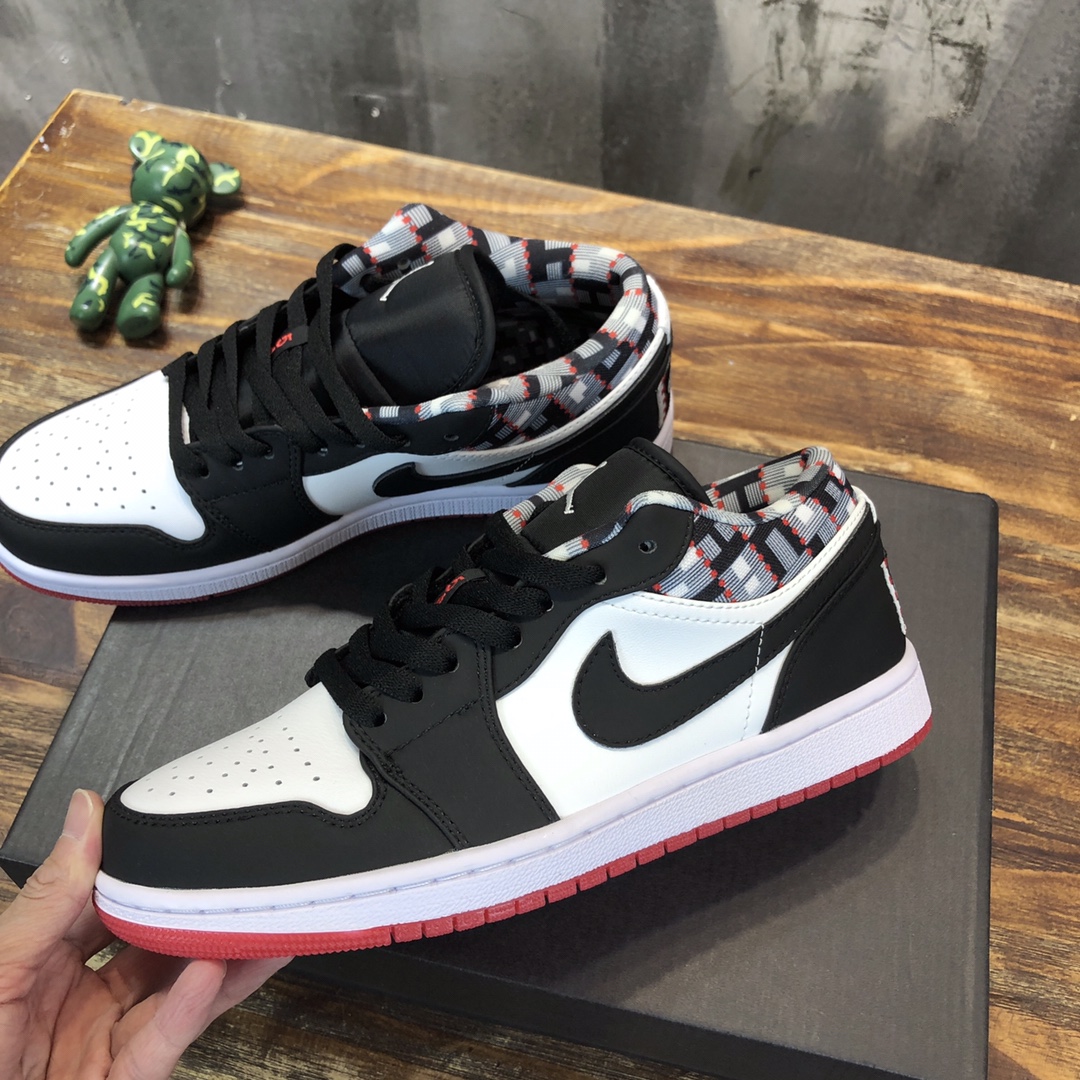 NIKE Air Jordan 1 Low Sneaker