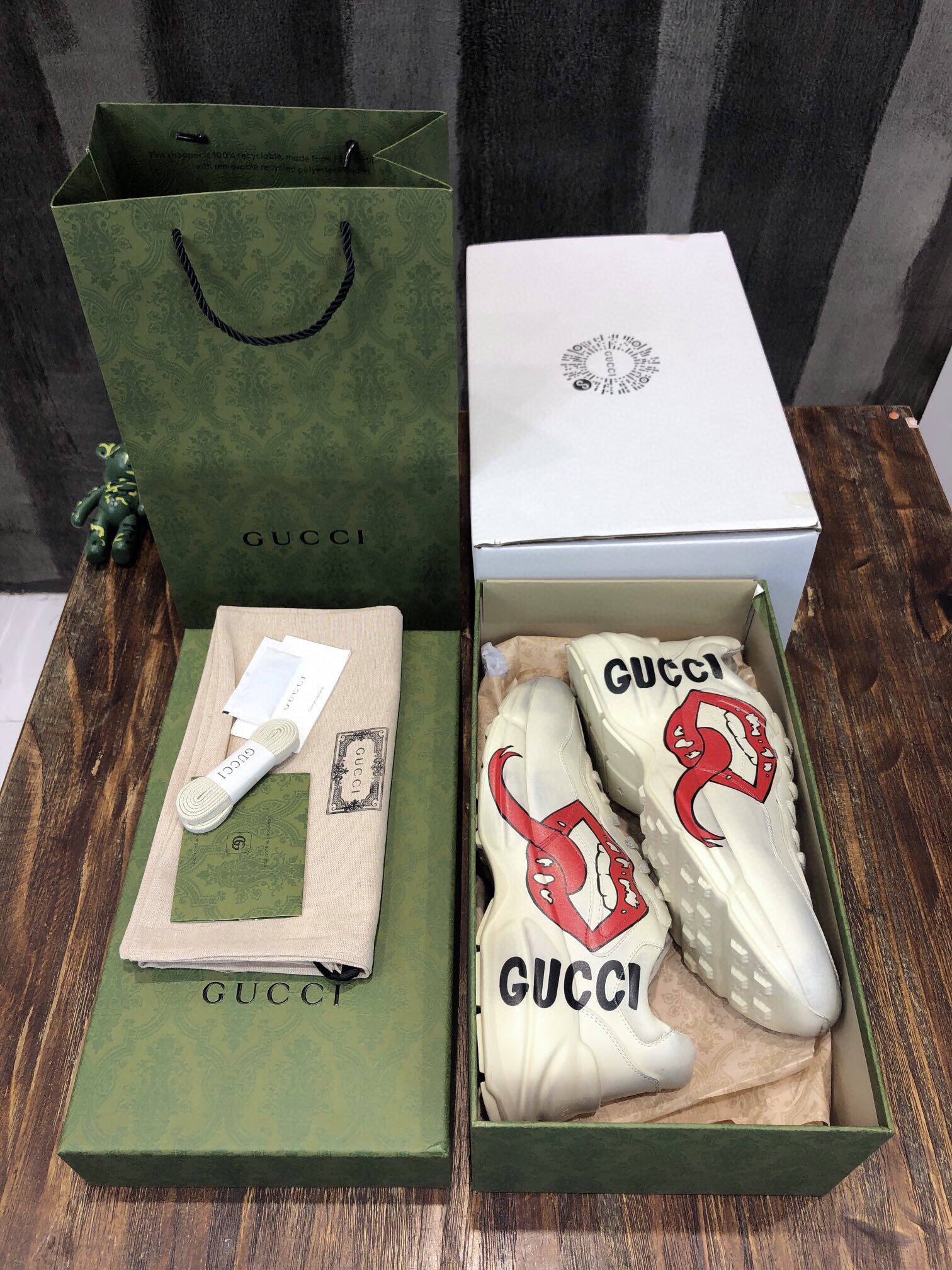 Gucci Rhyton Vintage Trainer Sneaker 