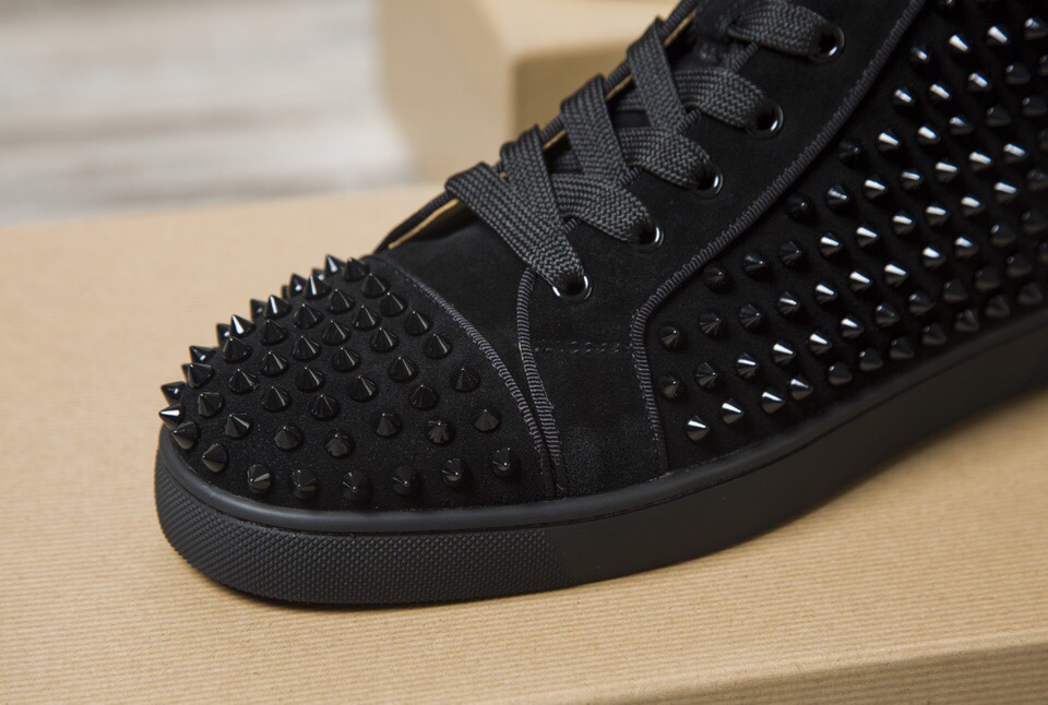 Christian Louboutin Sneaker Louis Spikes Flat