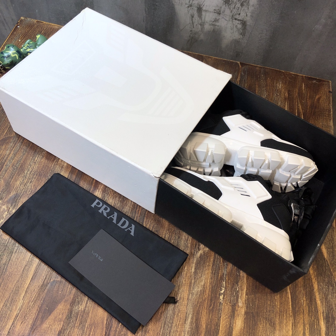 Prada classic sneaker with King kong series