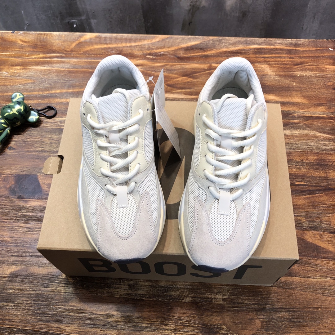 adidas Yeezy Boost 700