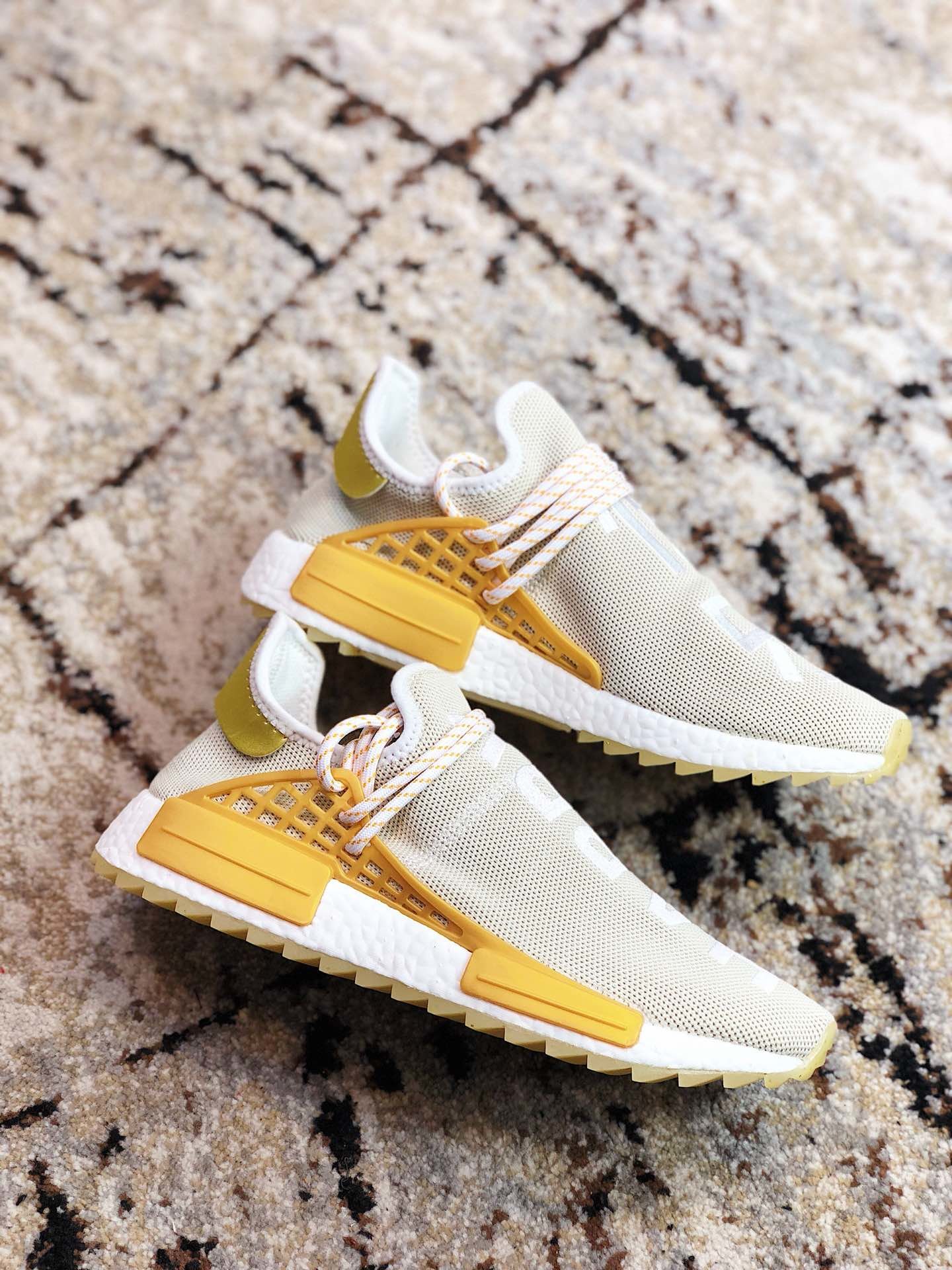 High Quality Pharrell x adidas NMD Hu F&F edition“Happy” gold ready