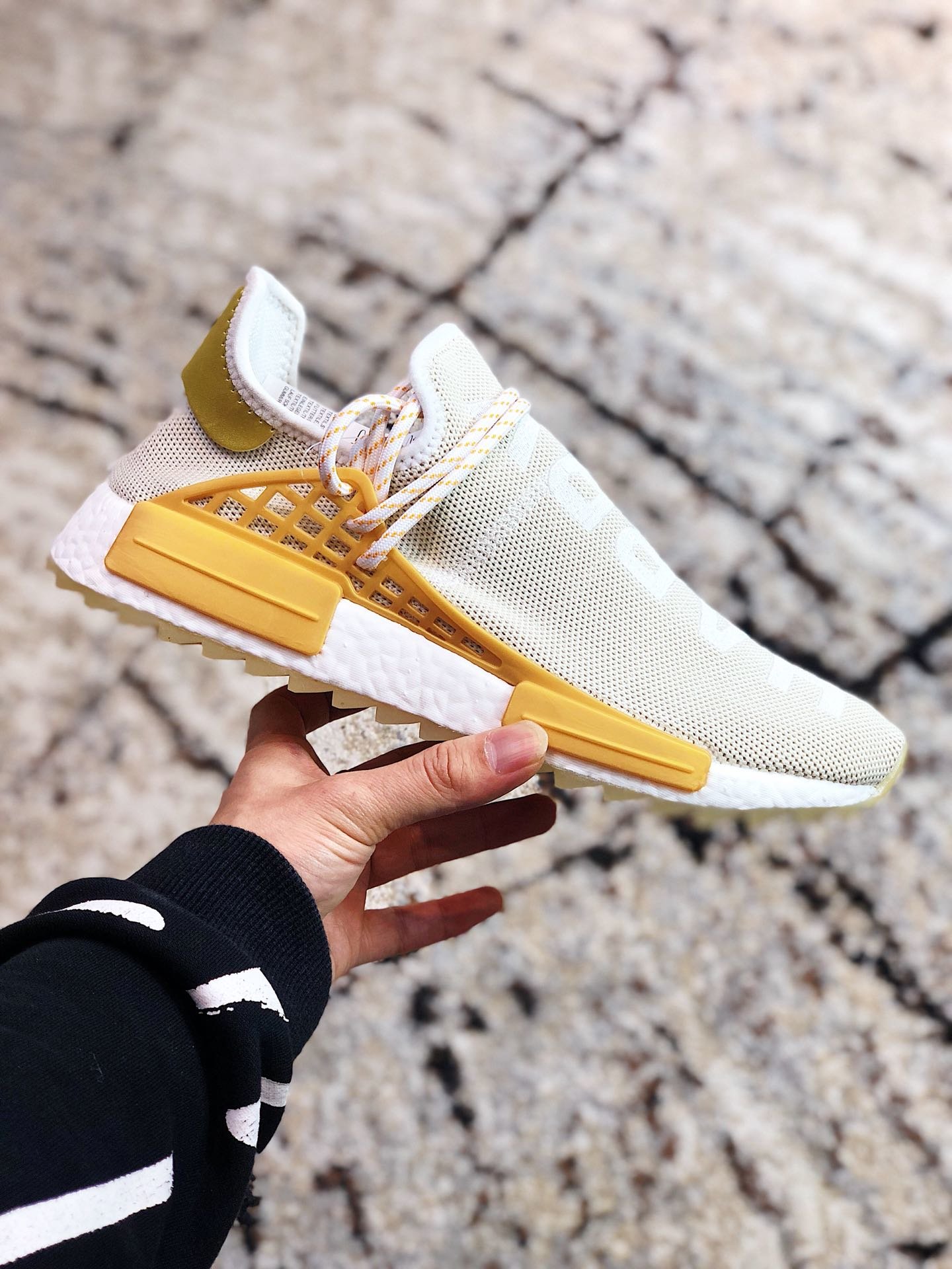 High Quality Pharrell x adidas NMD Hu F&F edition“Happy” gold ready