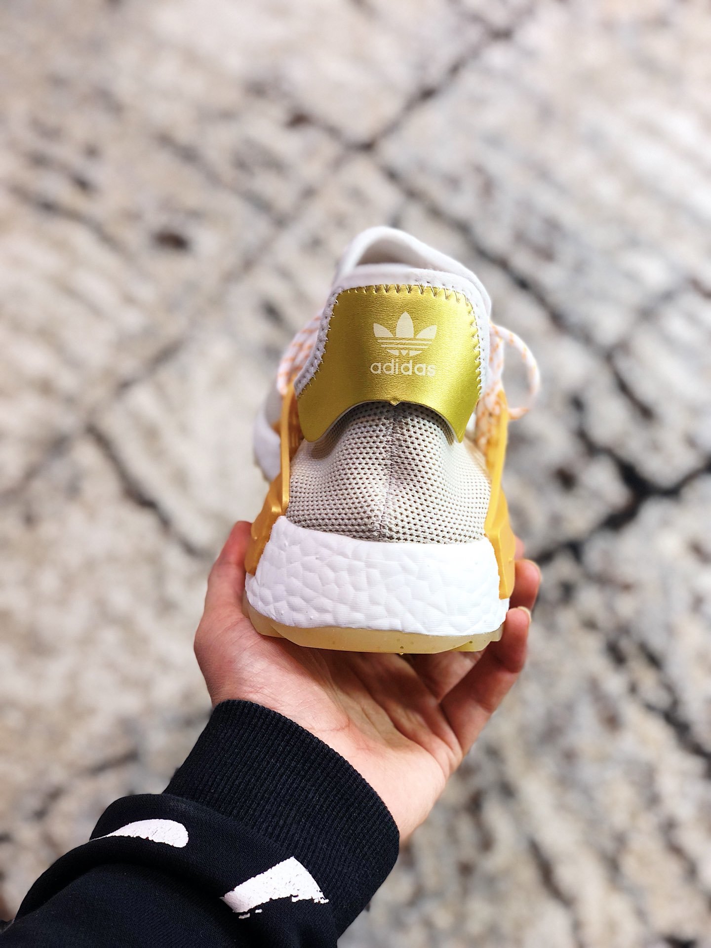 High Quality Pharrell x adidas NMD Hu F&F edition“Happy” gold ready