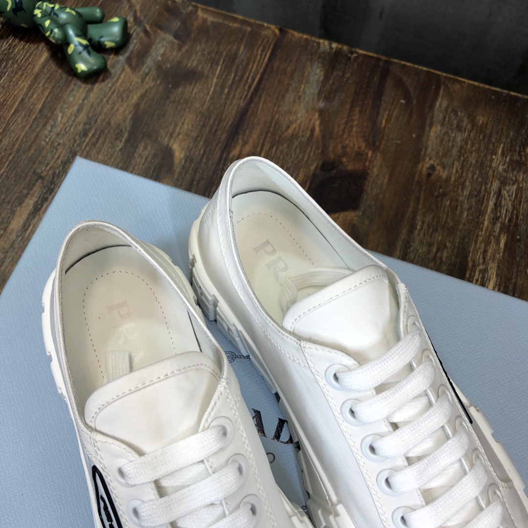 Prada classic sneaker with double Canvas