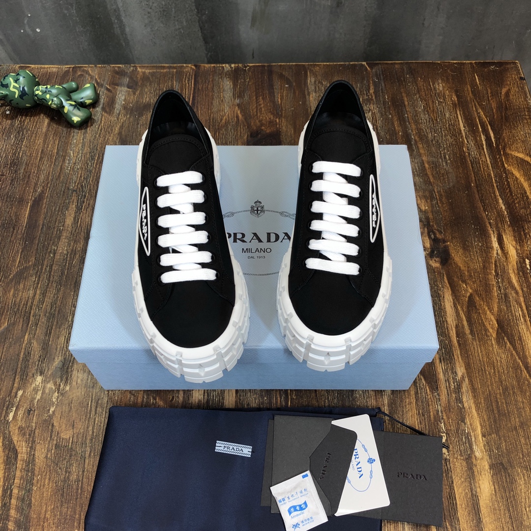 Prada classic sneaker with double Canvas