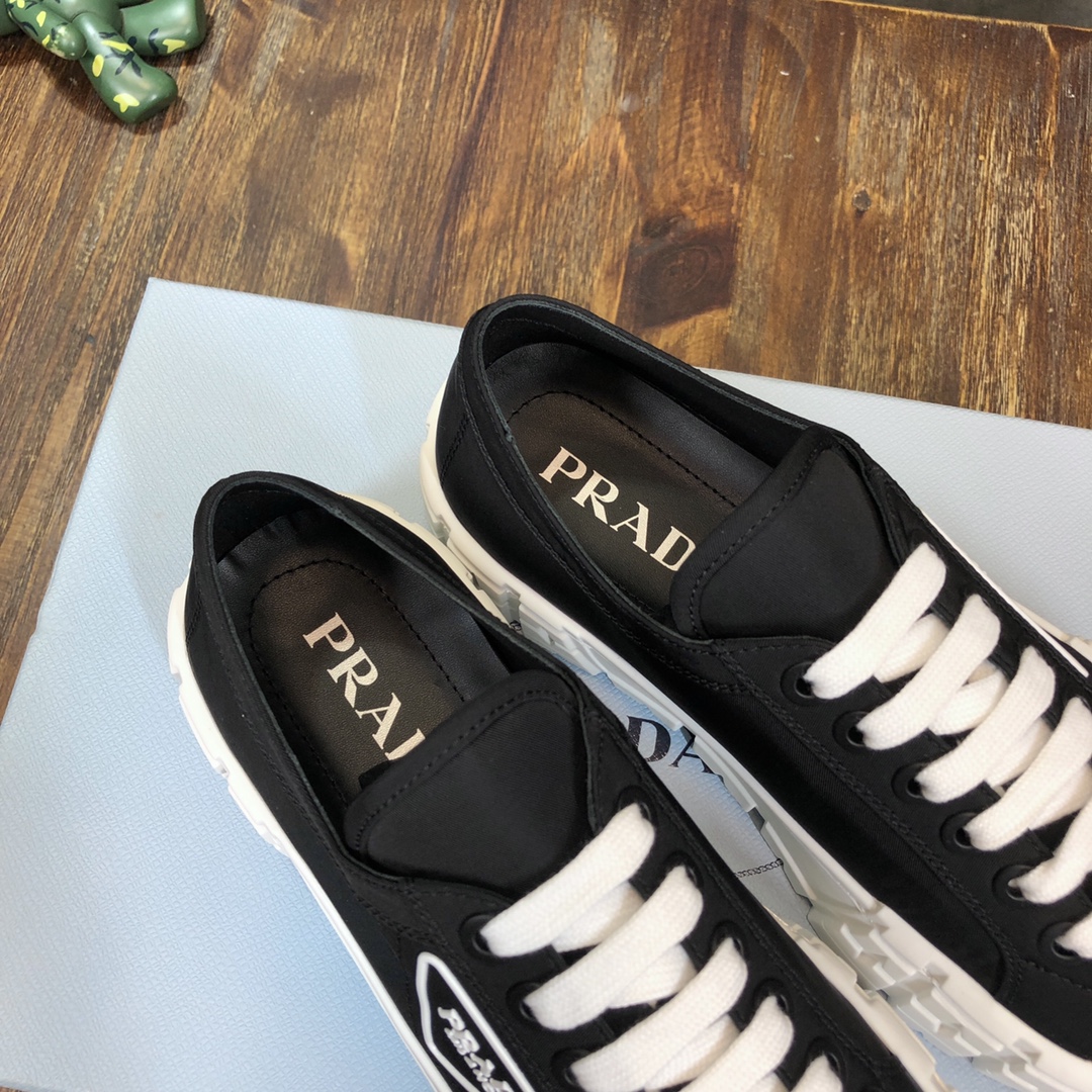 Prada classic sneaker with double Canvas