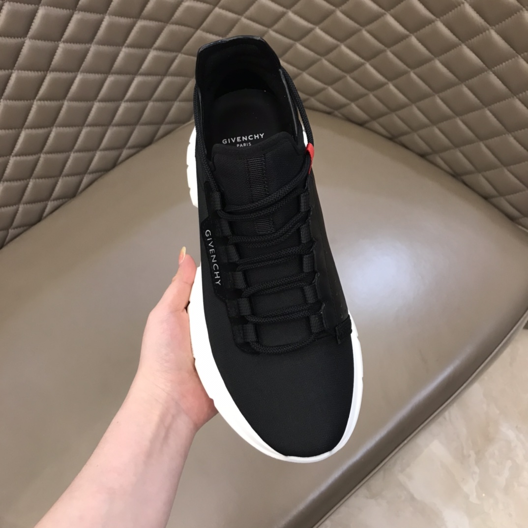 Givenchy Sneaker Spectre Low Runners 