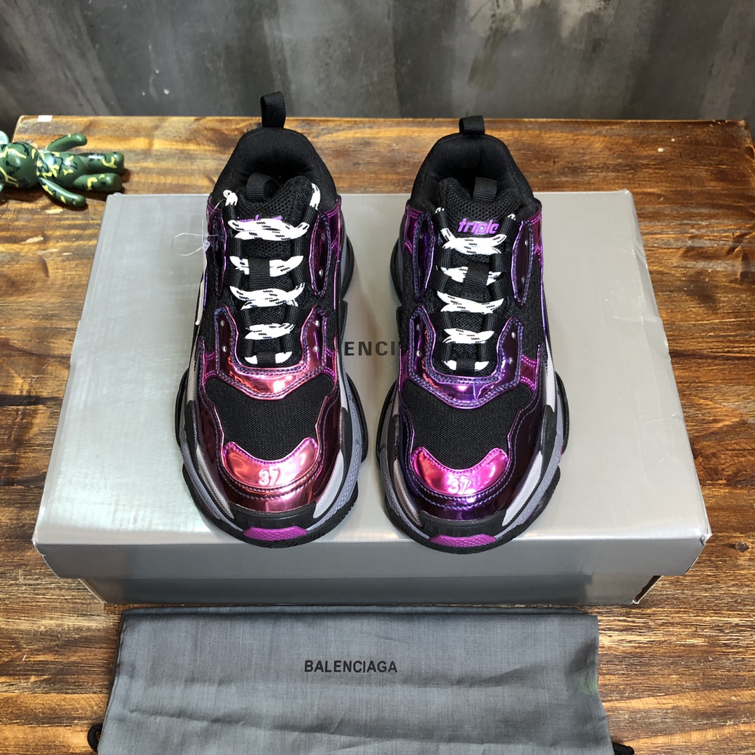 Balenciaga Triple S retro Clunky Sneakers in Black