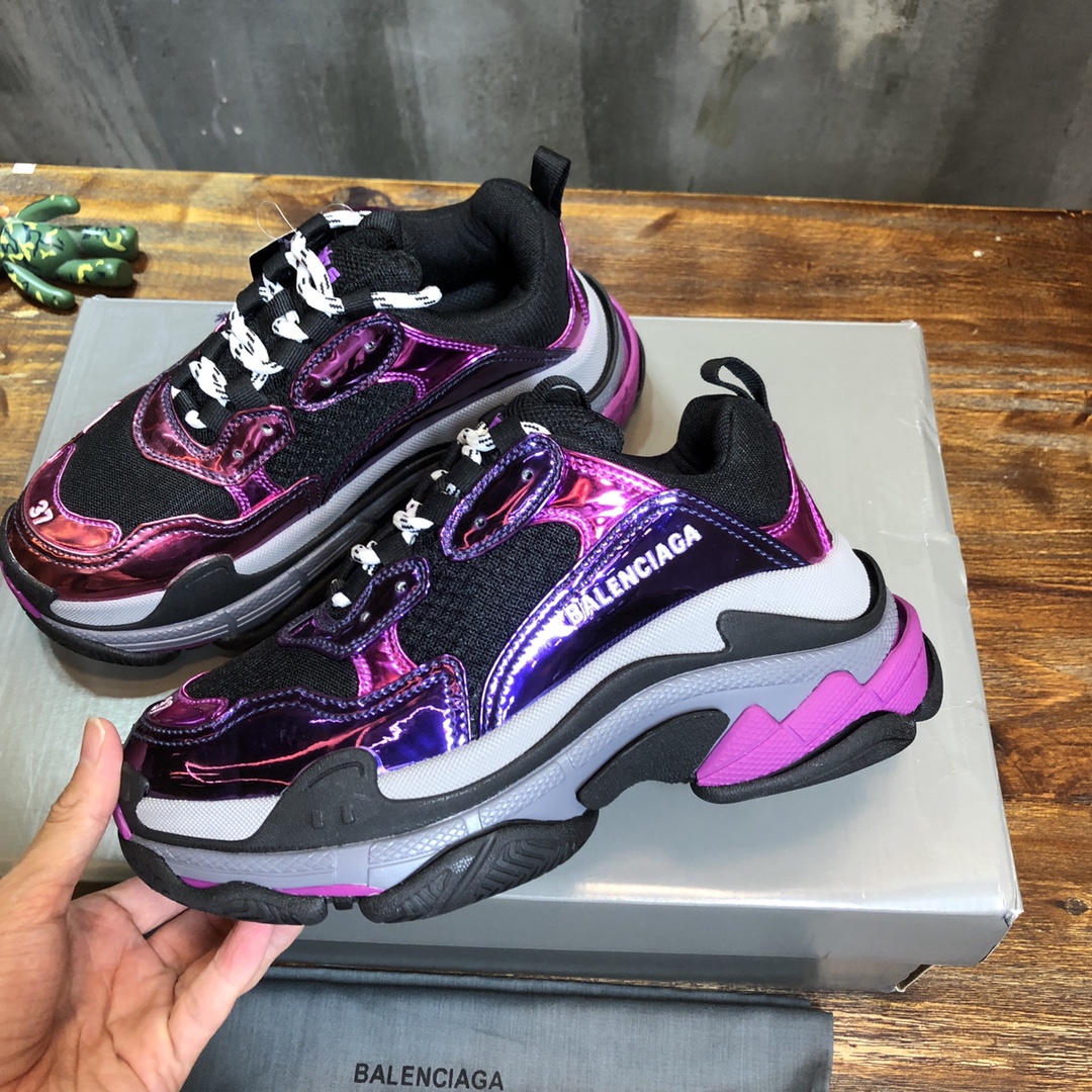 Balenciaga Triple S retro Clunky Sneakers in Black