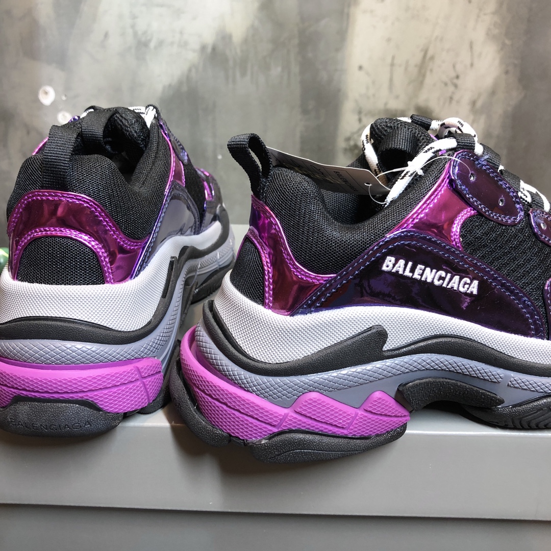 Balenciaga Triple S retro Clunky Sneakers in Black