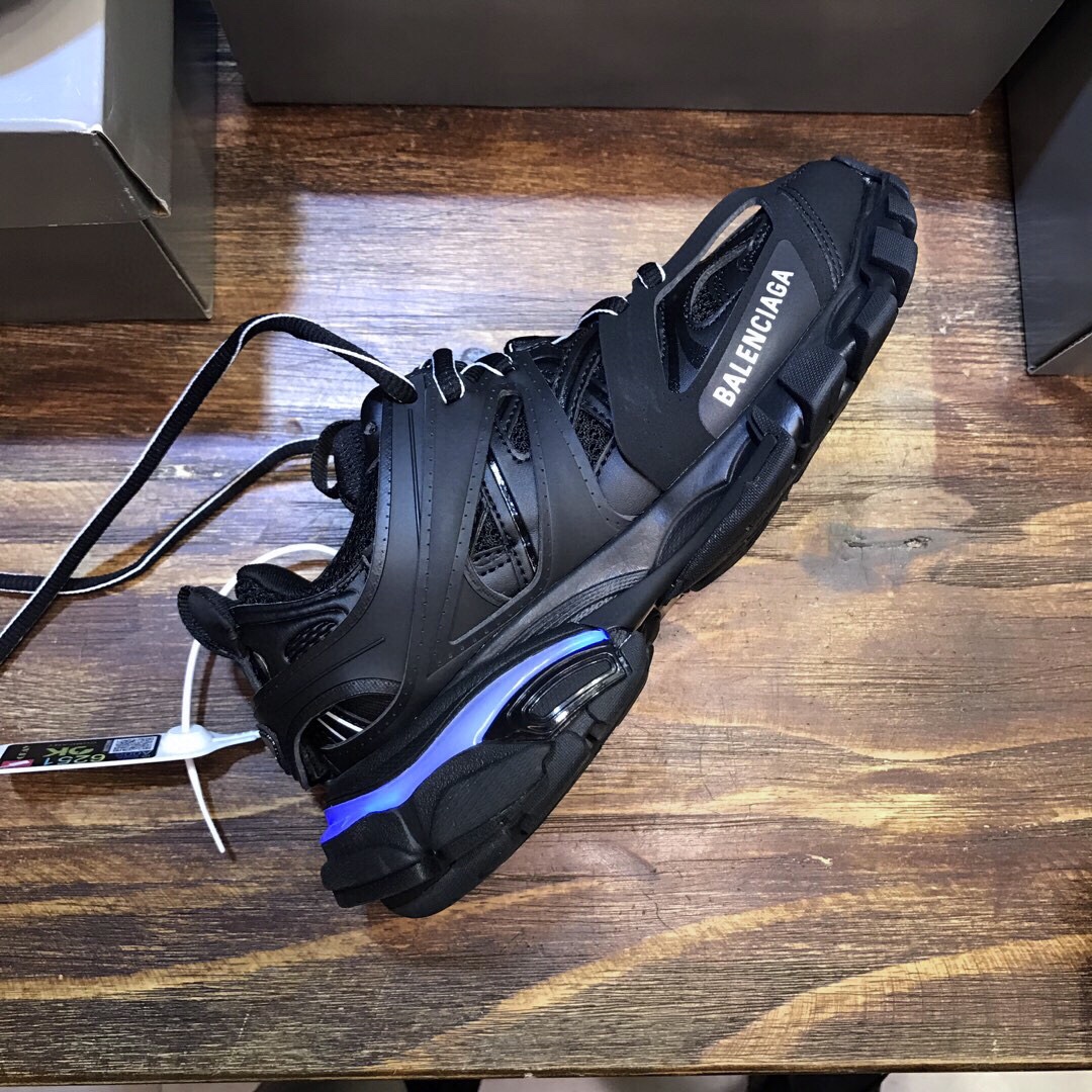 Balenciaga Sneaker Track Sneaker Led in Black