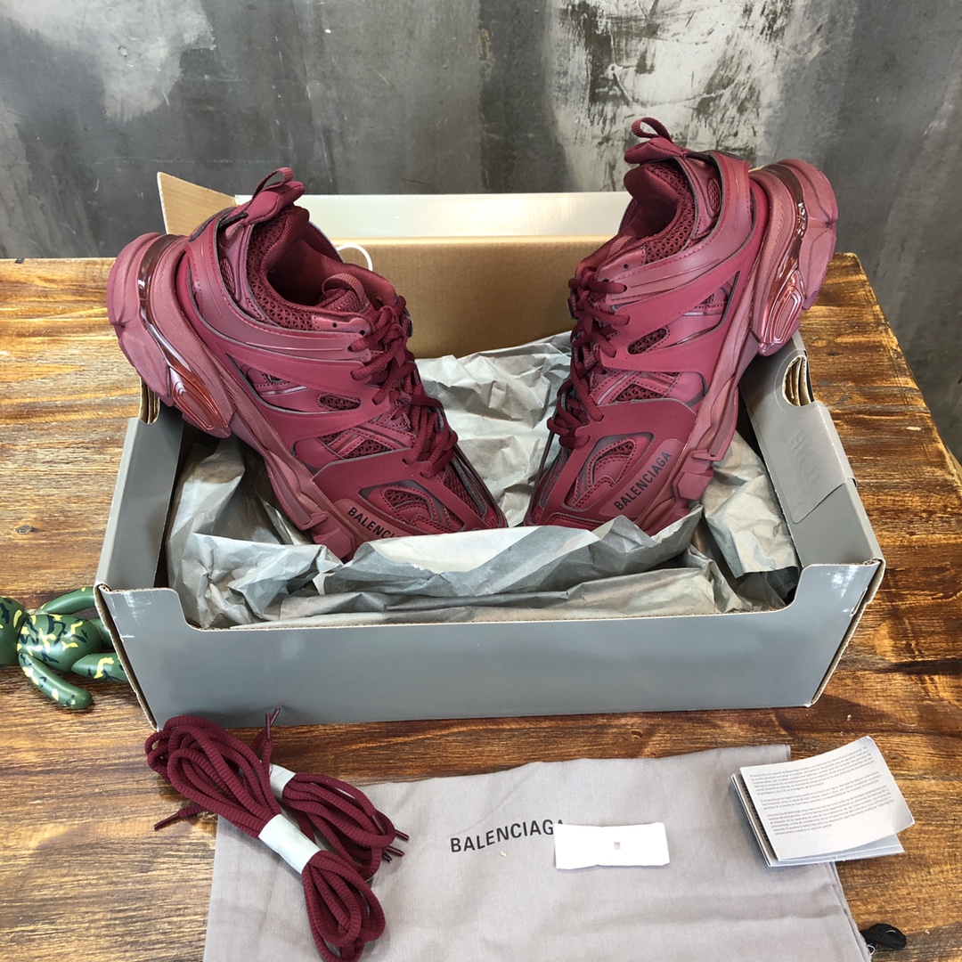 Balenciaga Sneaker Track Sneaker in Red