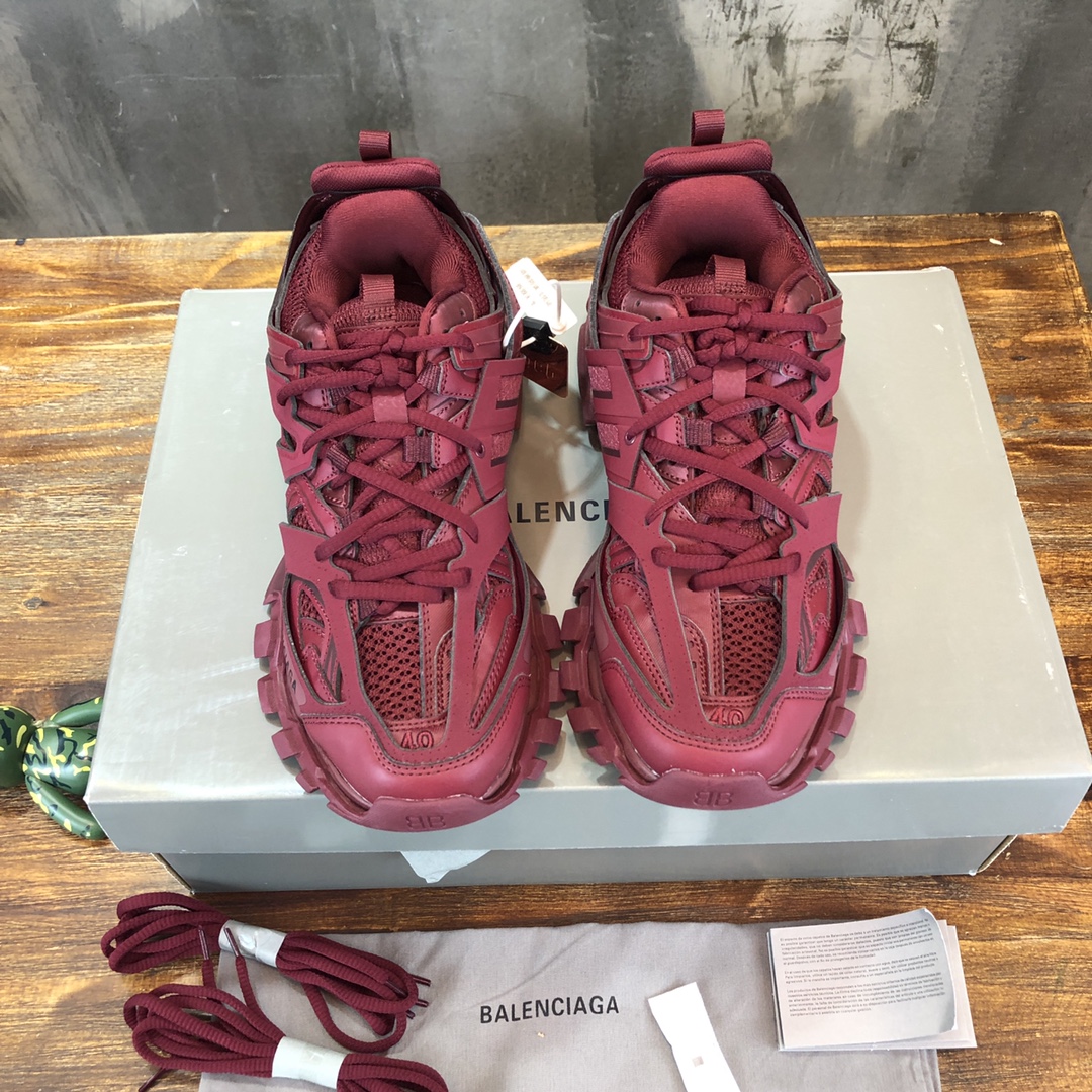 Balenciaga Sneaker Track Sneaker in Red