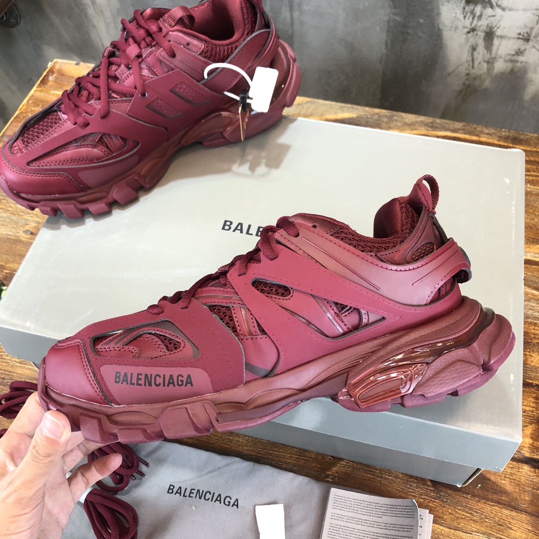 Balenciaga Sneaker Track Sneaker in Red