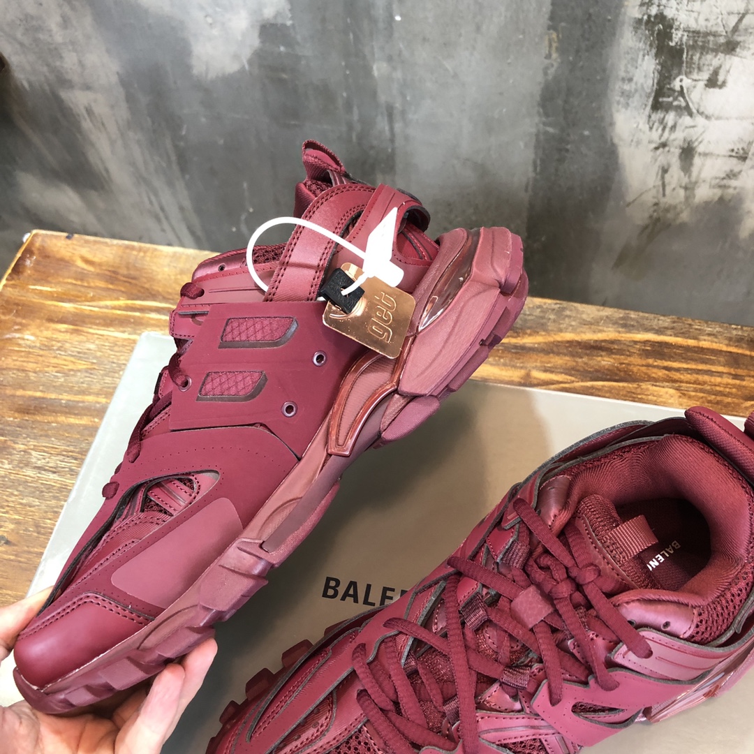 Balenciaga Sneaker Track Sneaker in Red