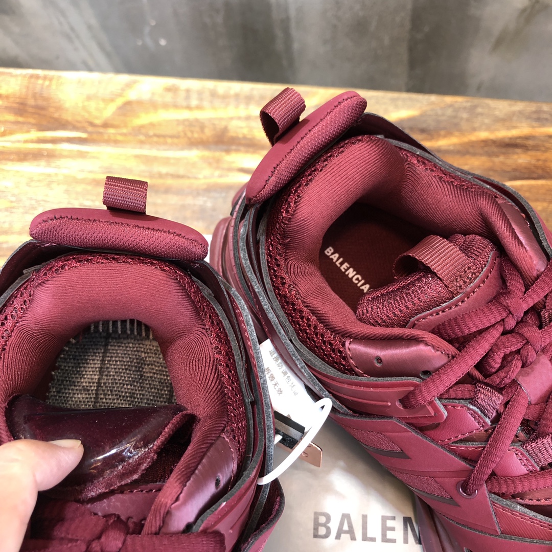 Balenciaga Sneaker Track Sneaker in Red