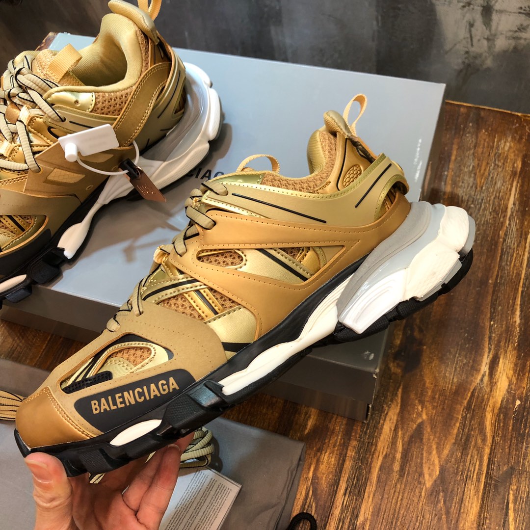 Balenciaga Sneaker Track Sneaker in Brown