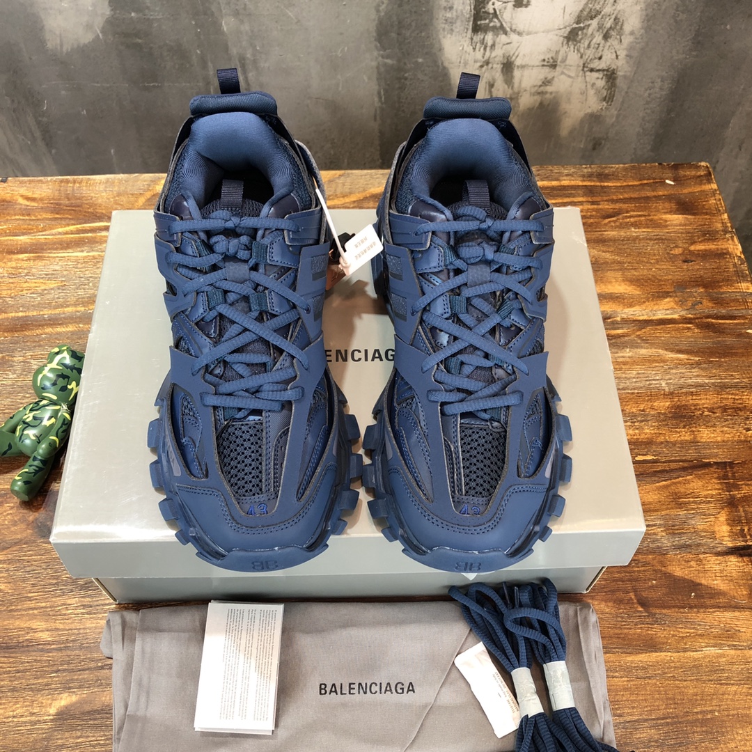 Balenciaga Sneaker Track Sneaker in Blue