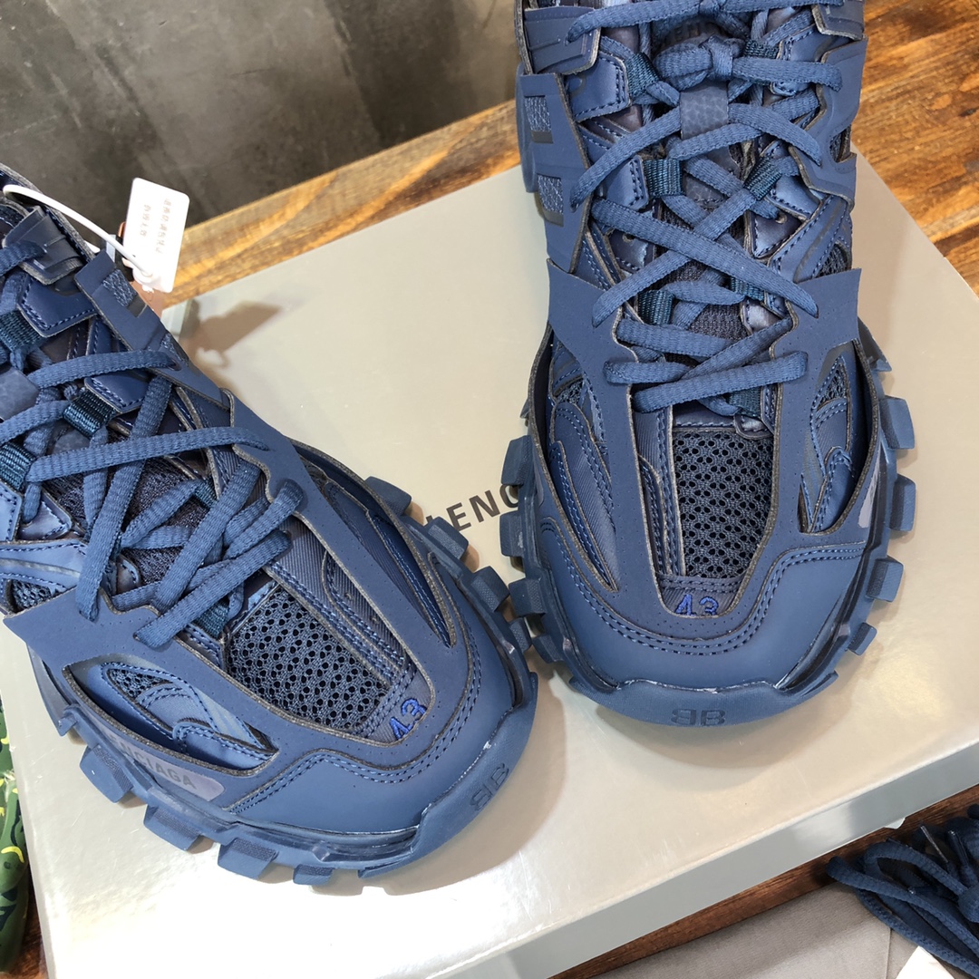 Balenciaga Sneaker Track Sneaker in Blue