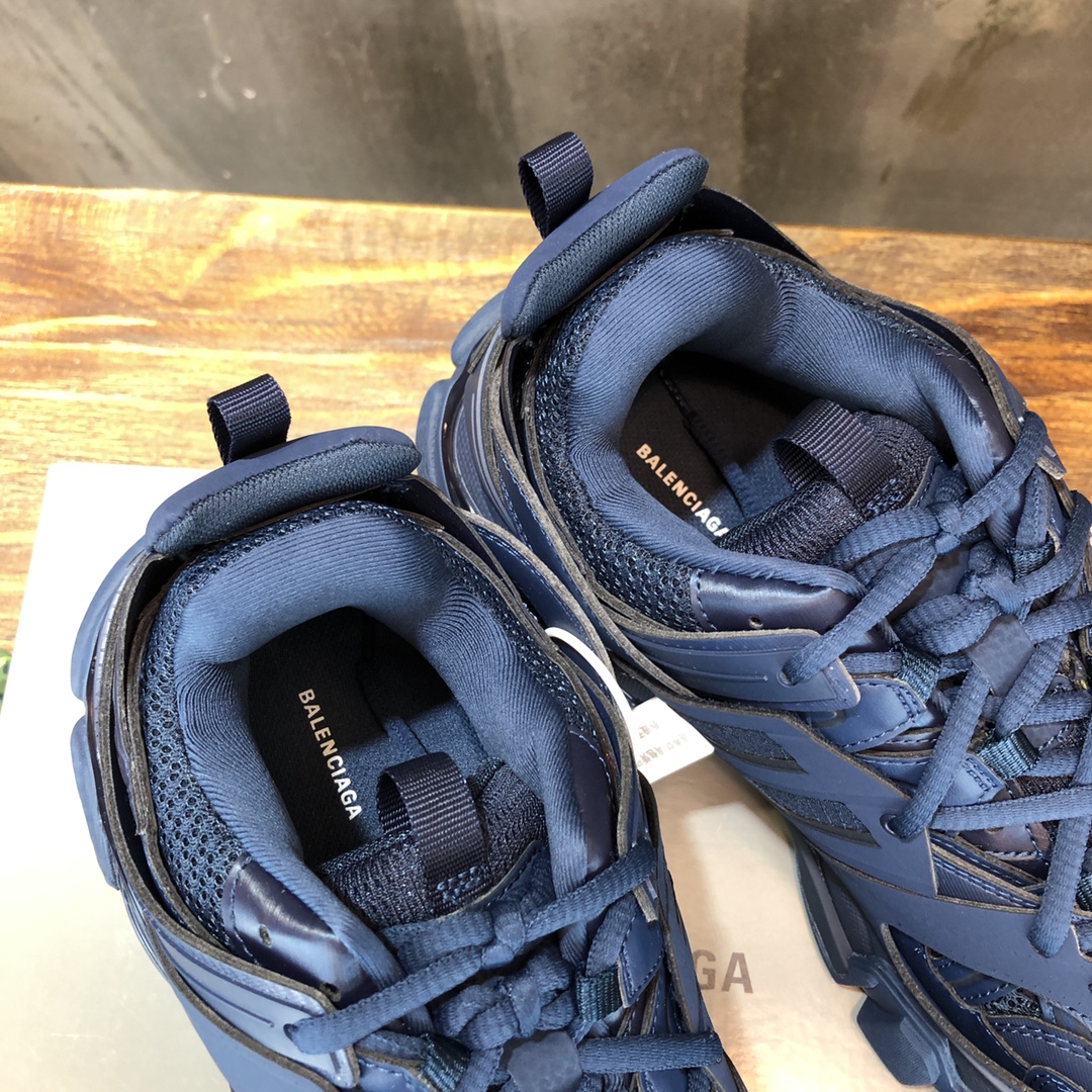 Balenciaga Sneaker Track Sneaker in Blue