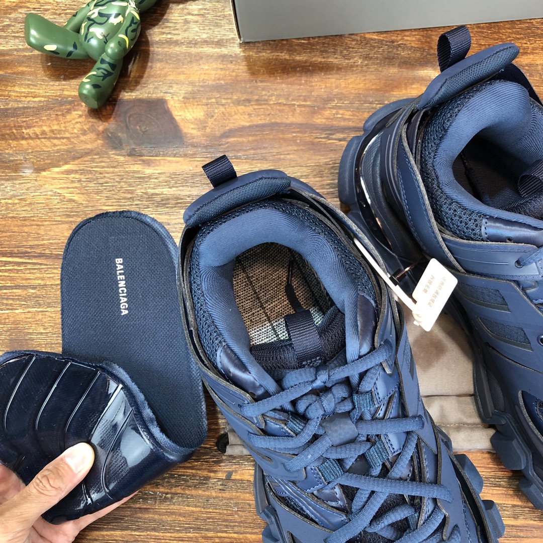 Balenciaga Sneaker Track Sneaker in Blue