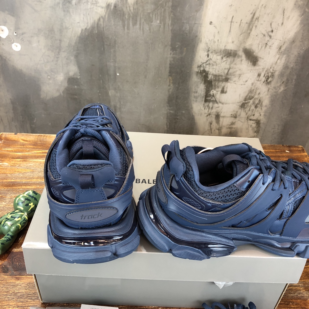 Balenciaga Sneaker Track Sneaker in Blue